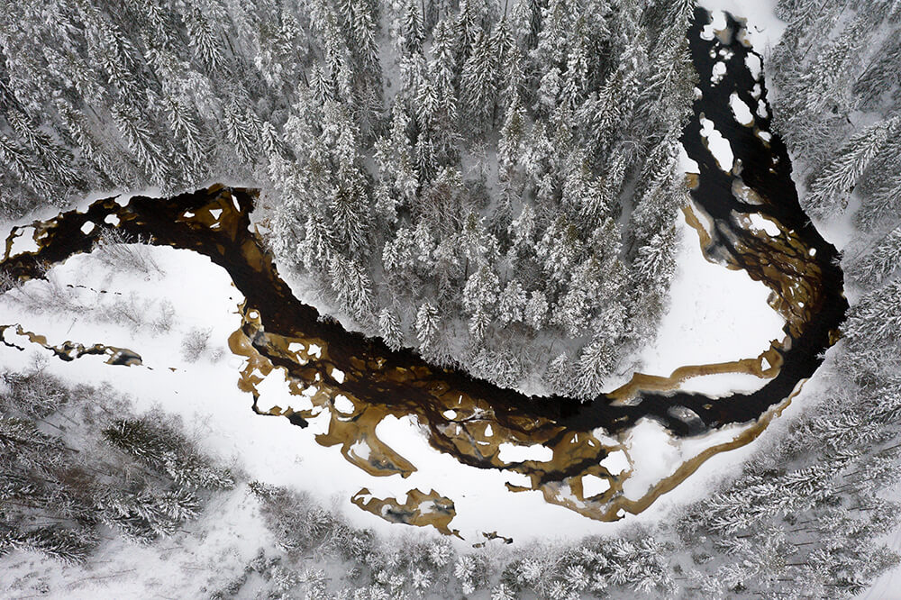 River Sanginjoki freezes. Photo Mika Honkalinna.